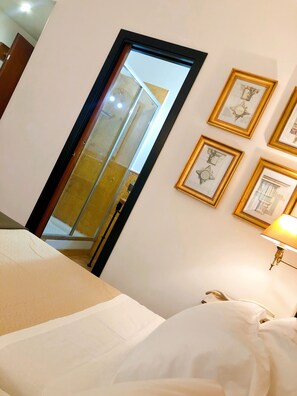 Twin Room | 2 bedrooms, down comforters, minibar, in-room safe