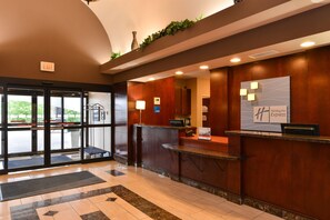 Reception - Holiday Inn Express Hotel & Suites Edmonton North by IHG (Edmonton)