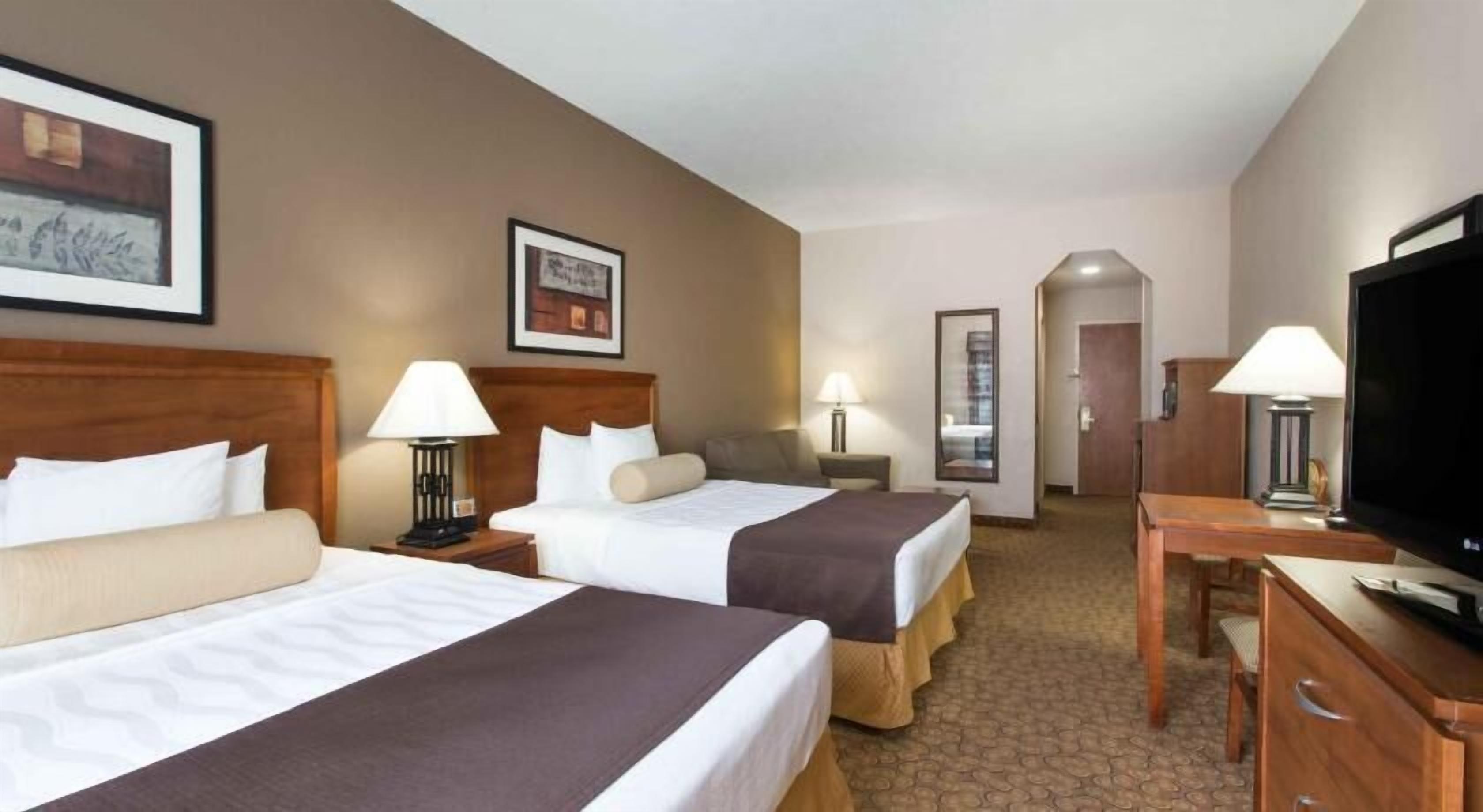 1 bedroom, premium bedding, pillowtop beds, in-room safe