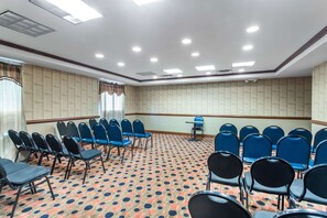 Meeting facility - Days Inn & Suites by Wyndham Fort Pierce I-95 (Fort Pierce)
