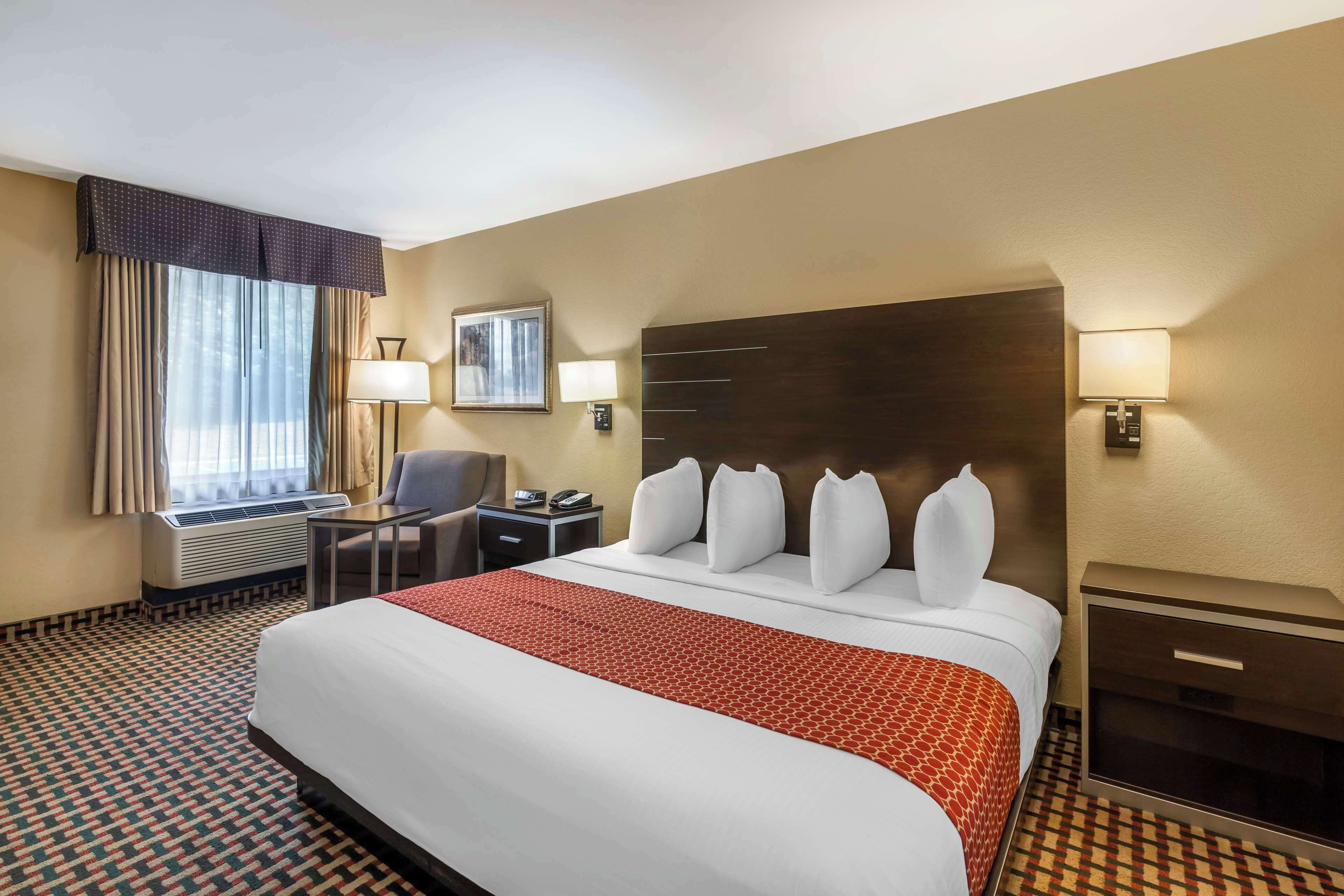 Desk, iron/ironing board, free cots/infant beds, rollaway beds