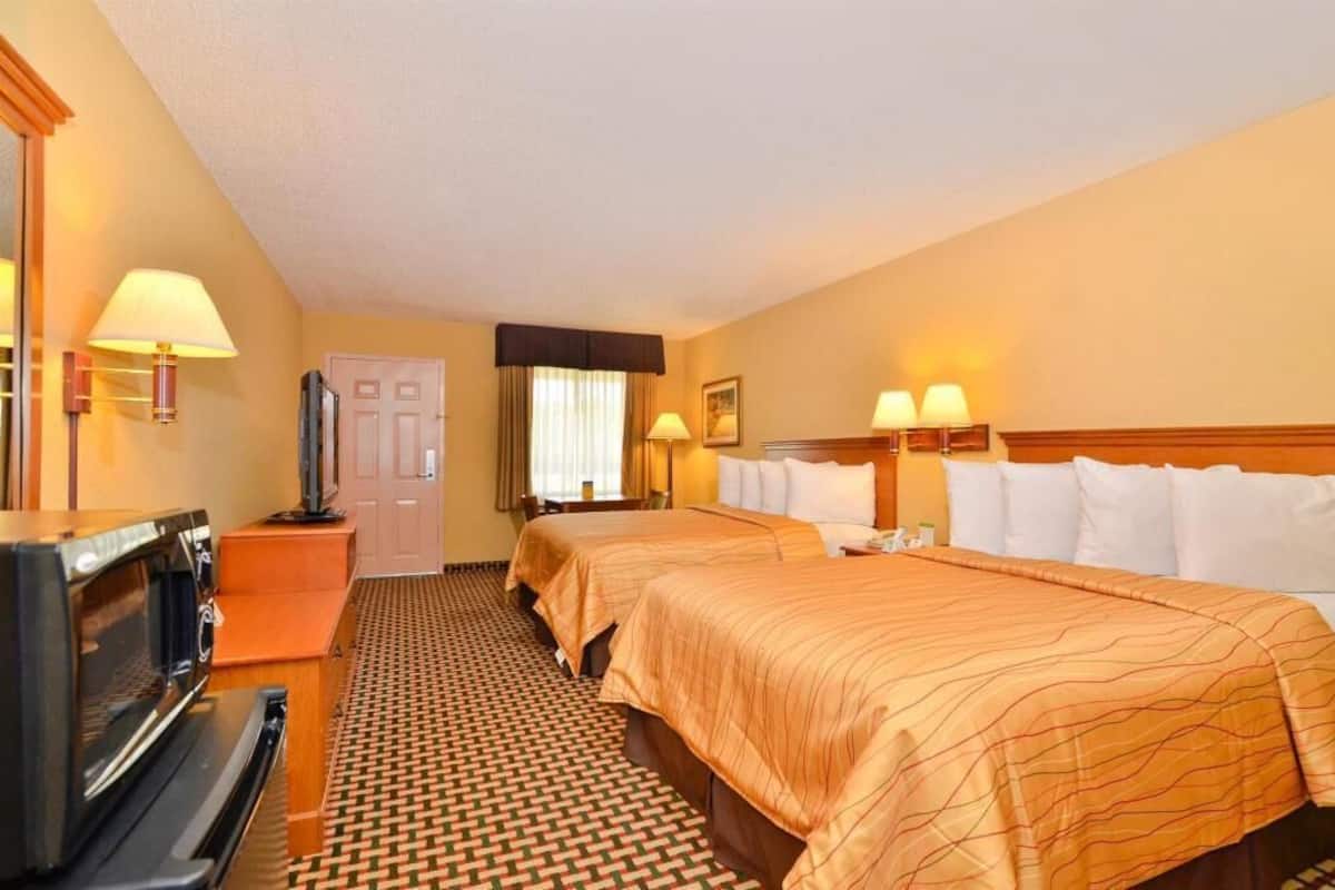 Desk, iron/ironing board, free cots/infant beds, rollaway beds