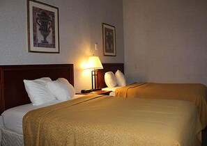标准双人房 | 客房内保险箱、熨斗/熨衣板、免费 WiFi、床单