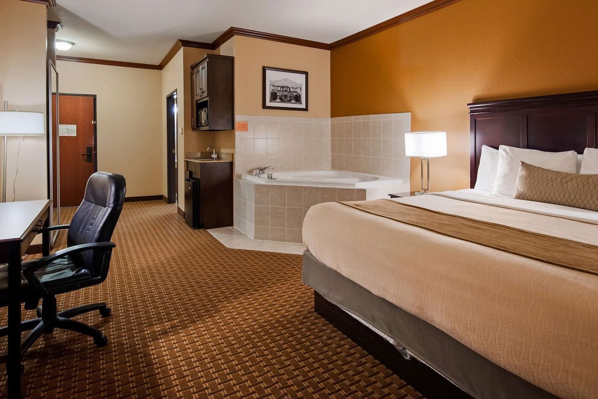 Premium bedding, pillowtop beds, in-room safe, blackout drapes