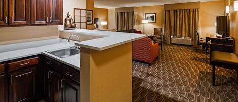 Suite presidencial, 1 cama King size, para no fumadores, refrigerador y microondas | Ropa de cama de alta calidad y camas con pillow-top