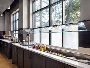 Daily to-go breakfast for a fee - Hilton Garden Inn Bloomington (Bloomington)