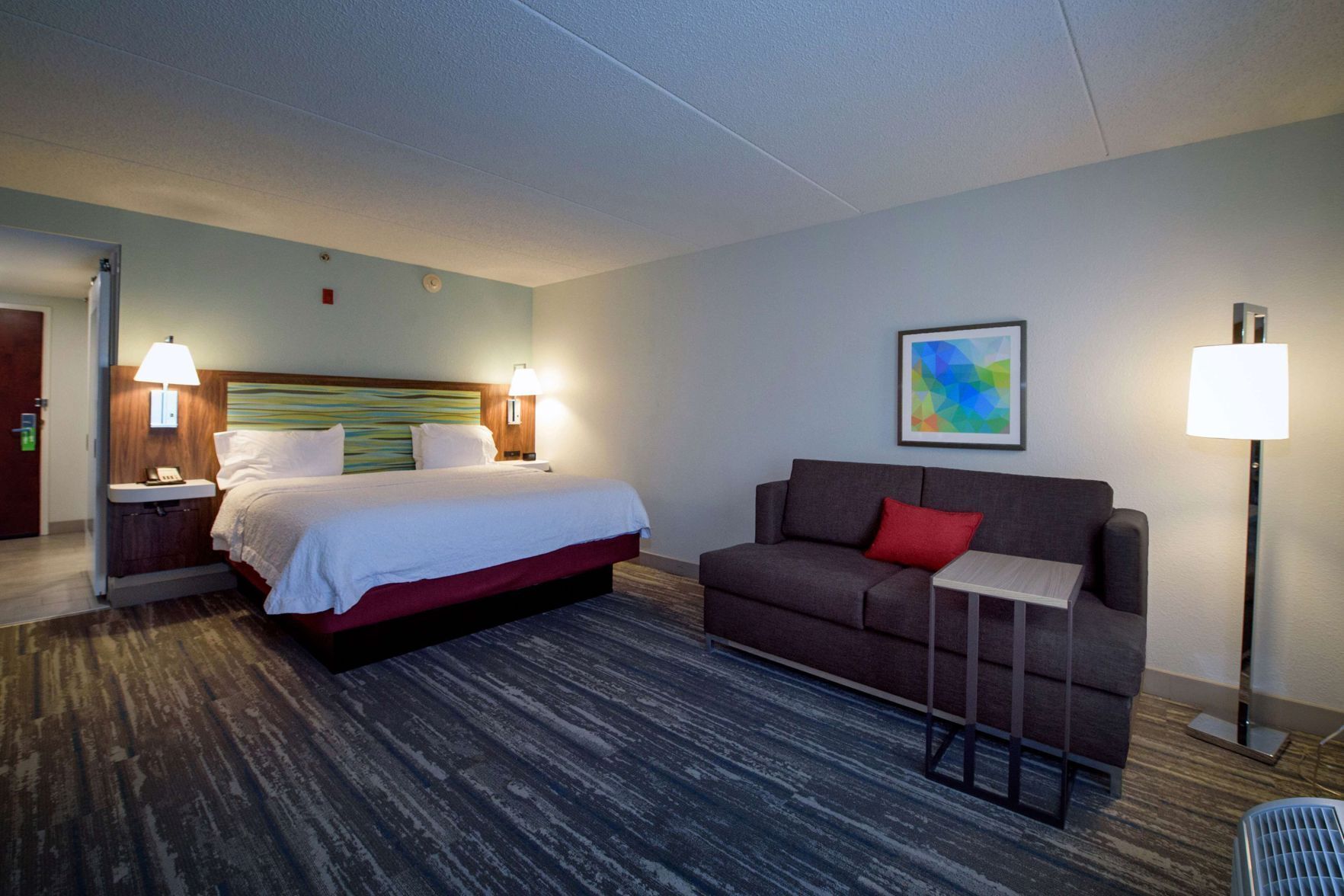 Premium bedding, in-room safe, desk, blackout curtains