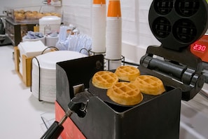 Buffet déjeuner gratuit tous les jours