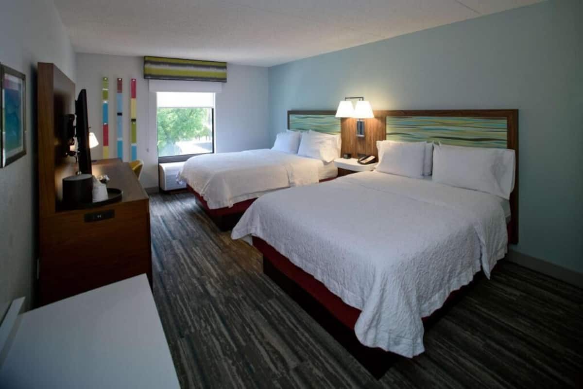 Premium bedding, in-room safe, desk, blackout curtains