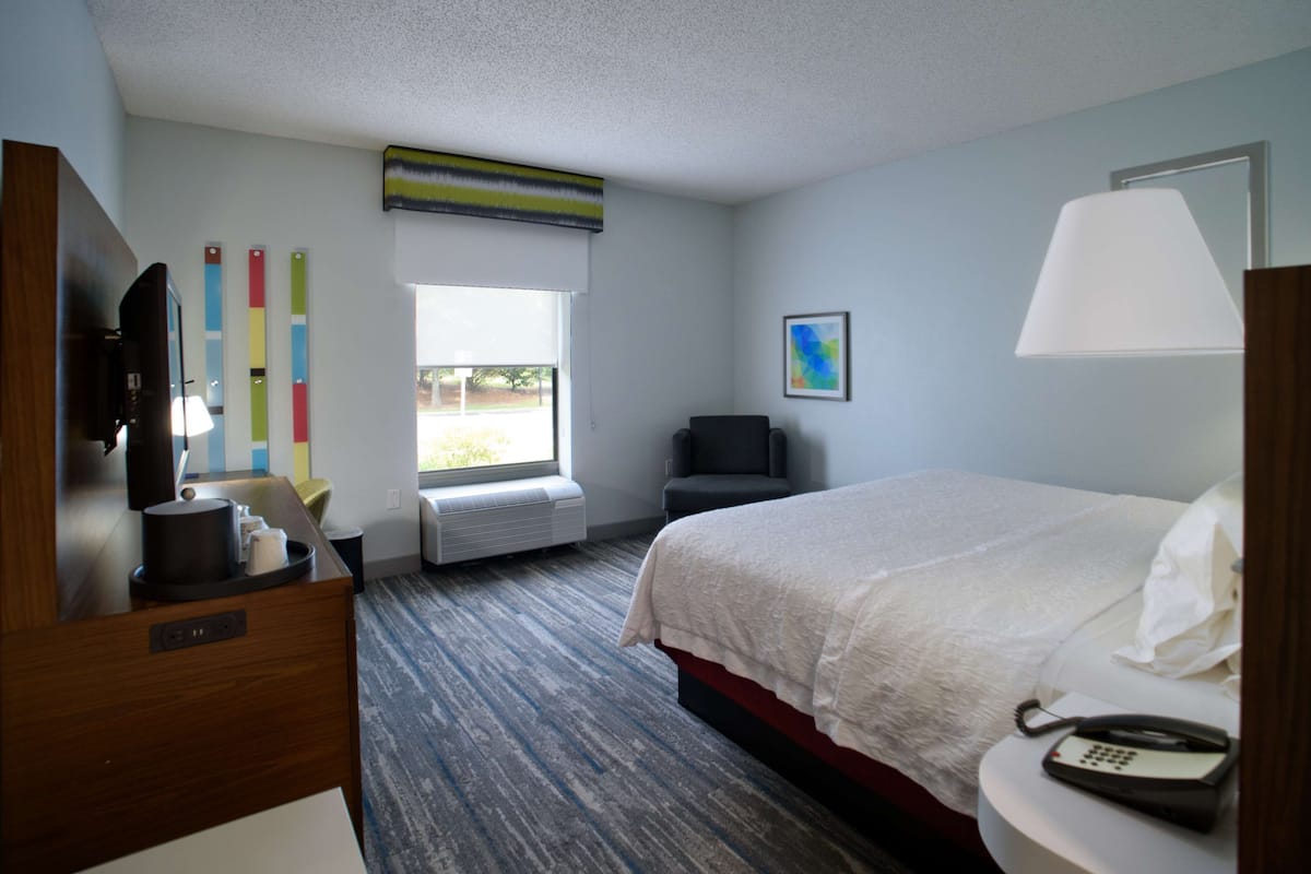 Premium bedding, in-room safe, desk, blackout curtains
