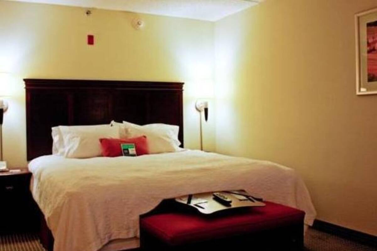 Premium bedding, in-room safe, desk, blackout curtains