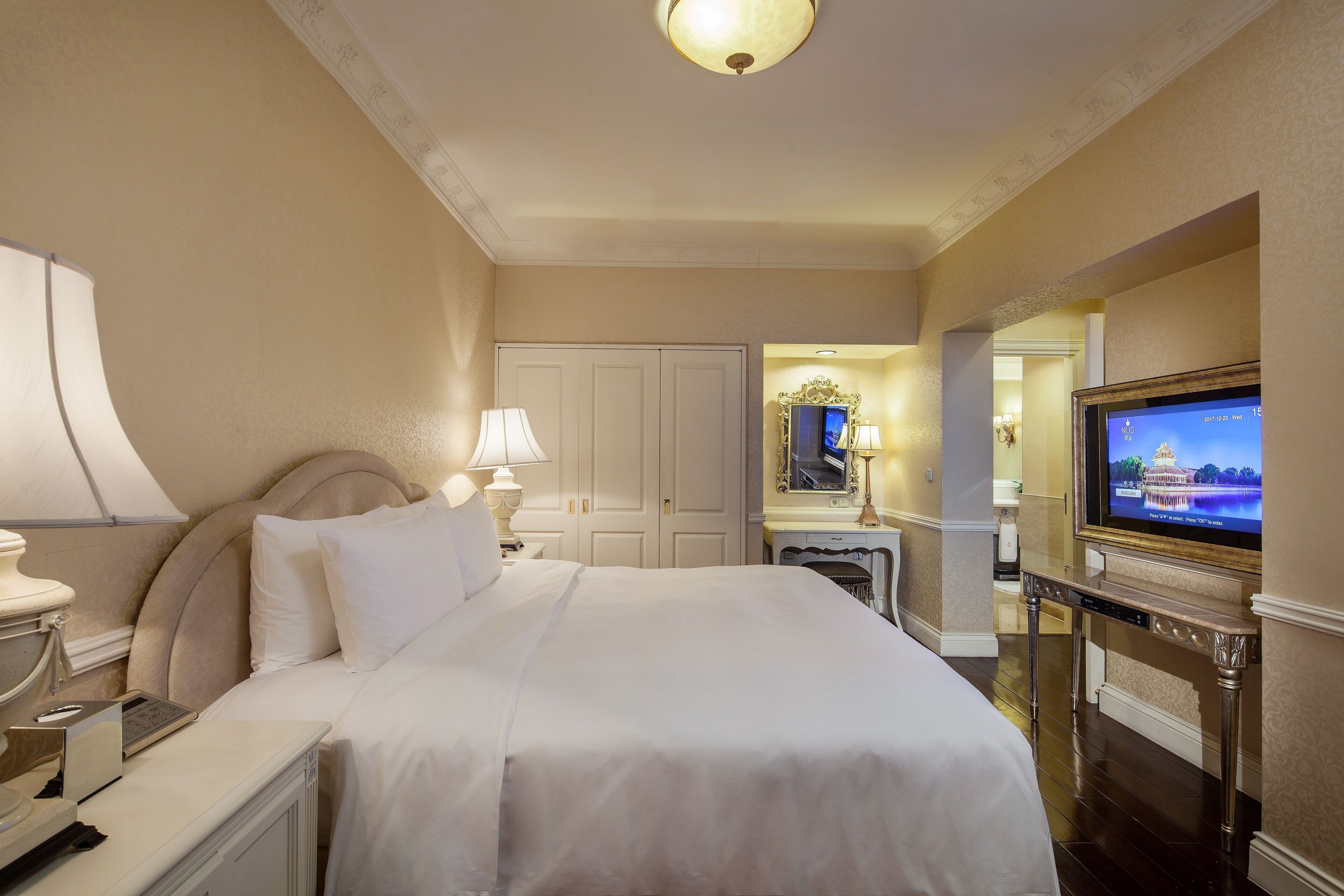 Studio (Landmark) | Sengetøy av topp kvalitet, dundyner og senger med Select Comfort-madrass