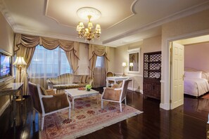 Premium bedding, down comforters, Select Comfort beds, minibar - Beijing Hotel Nuo Forbidden City (Beijing)