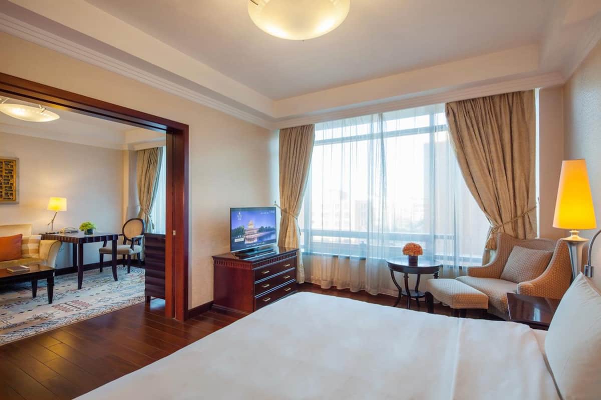 Deluxe kamer, 1 kingsize bed | Luxe beddengoed, donzen dekbedden, Select Comfort-bedden, een minibar