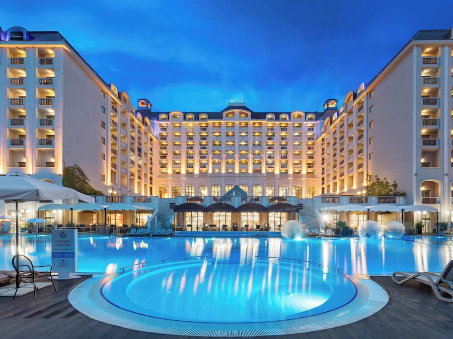 Indoor pool, 4 outdoor pools, pool umbrellas, sun loungers