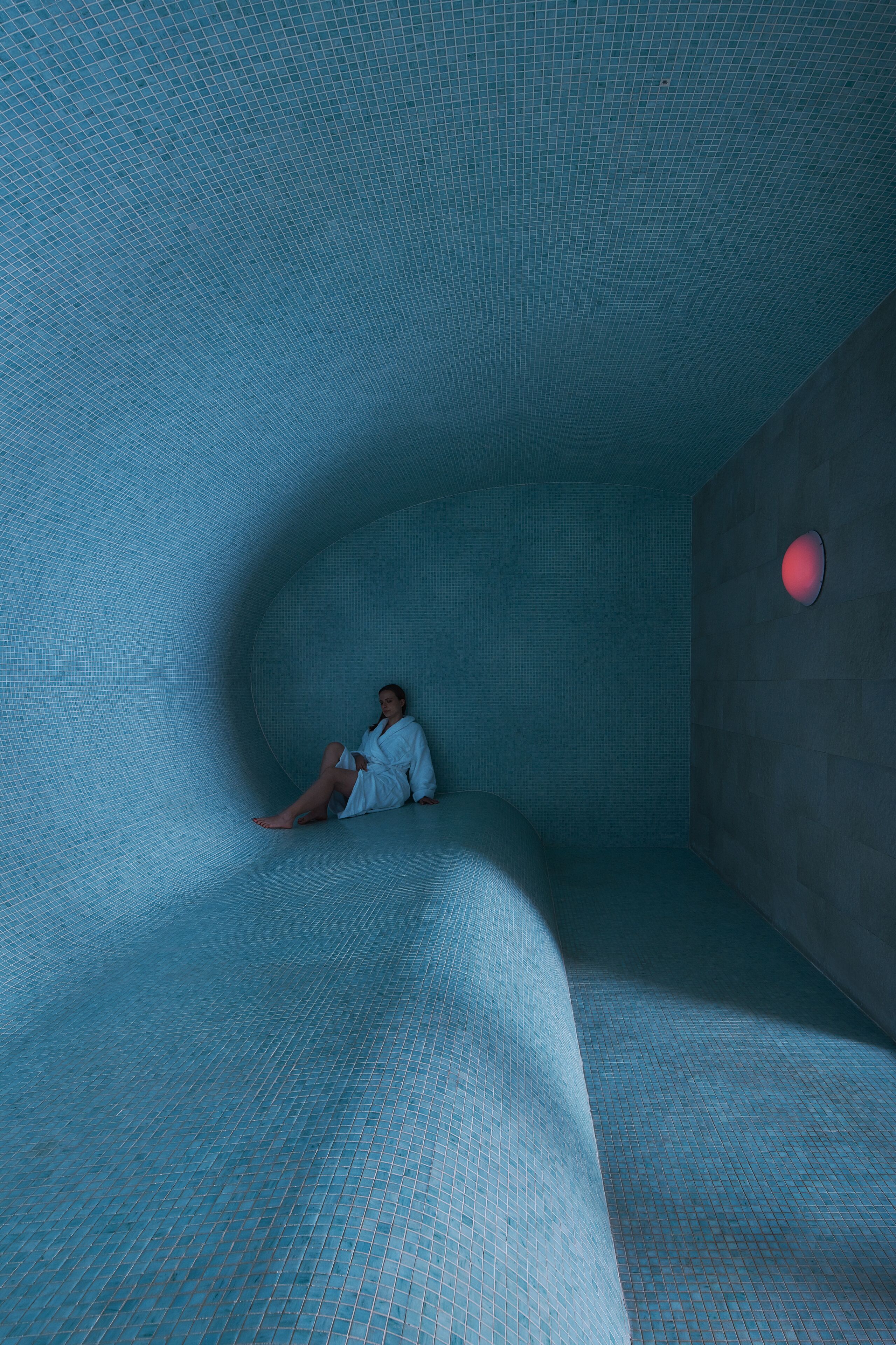 Couples treatment room(s), sauna, hot tub, steam room