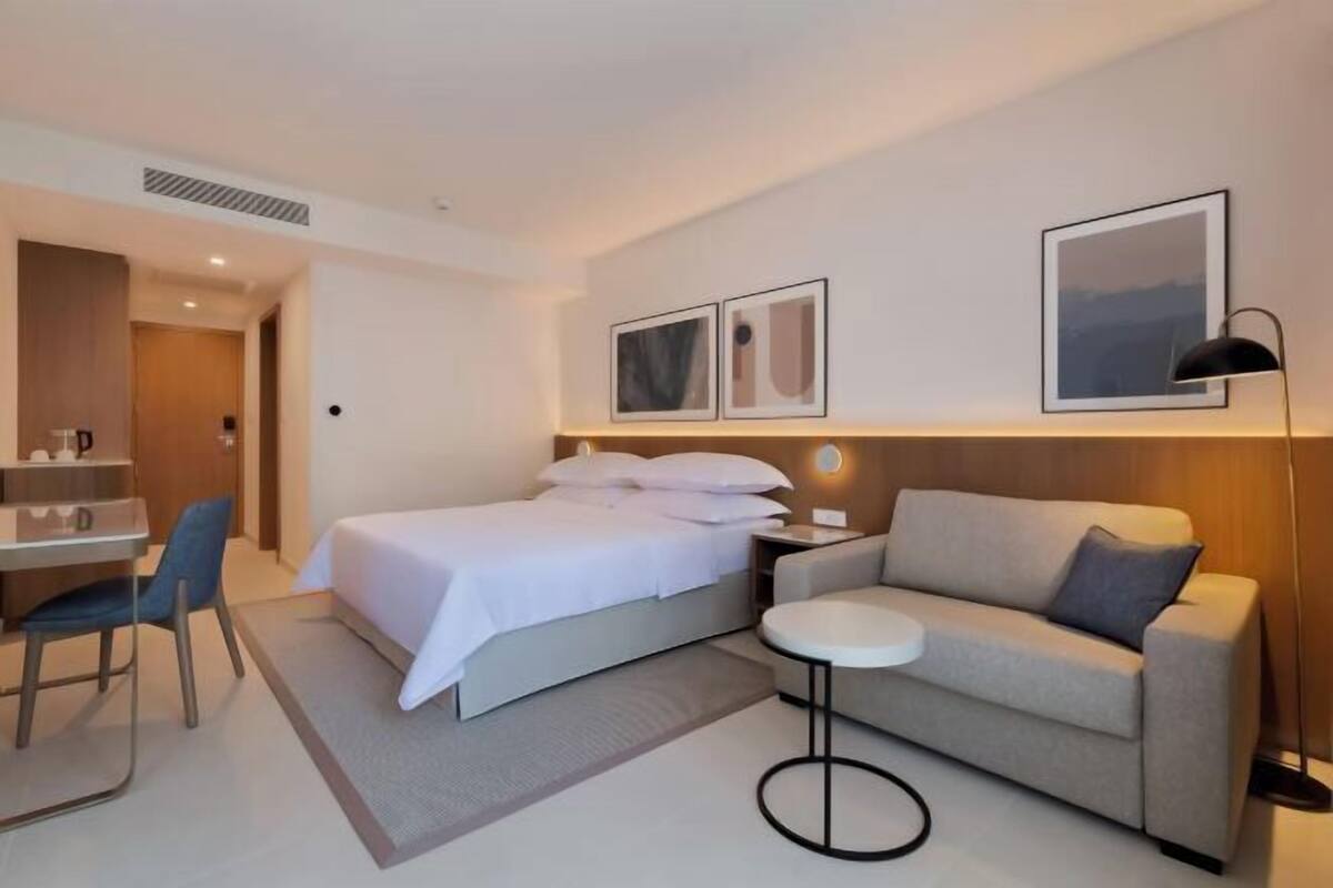 Hypo-allergenic bedding available, minibar, in-room safe, desk