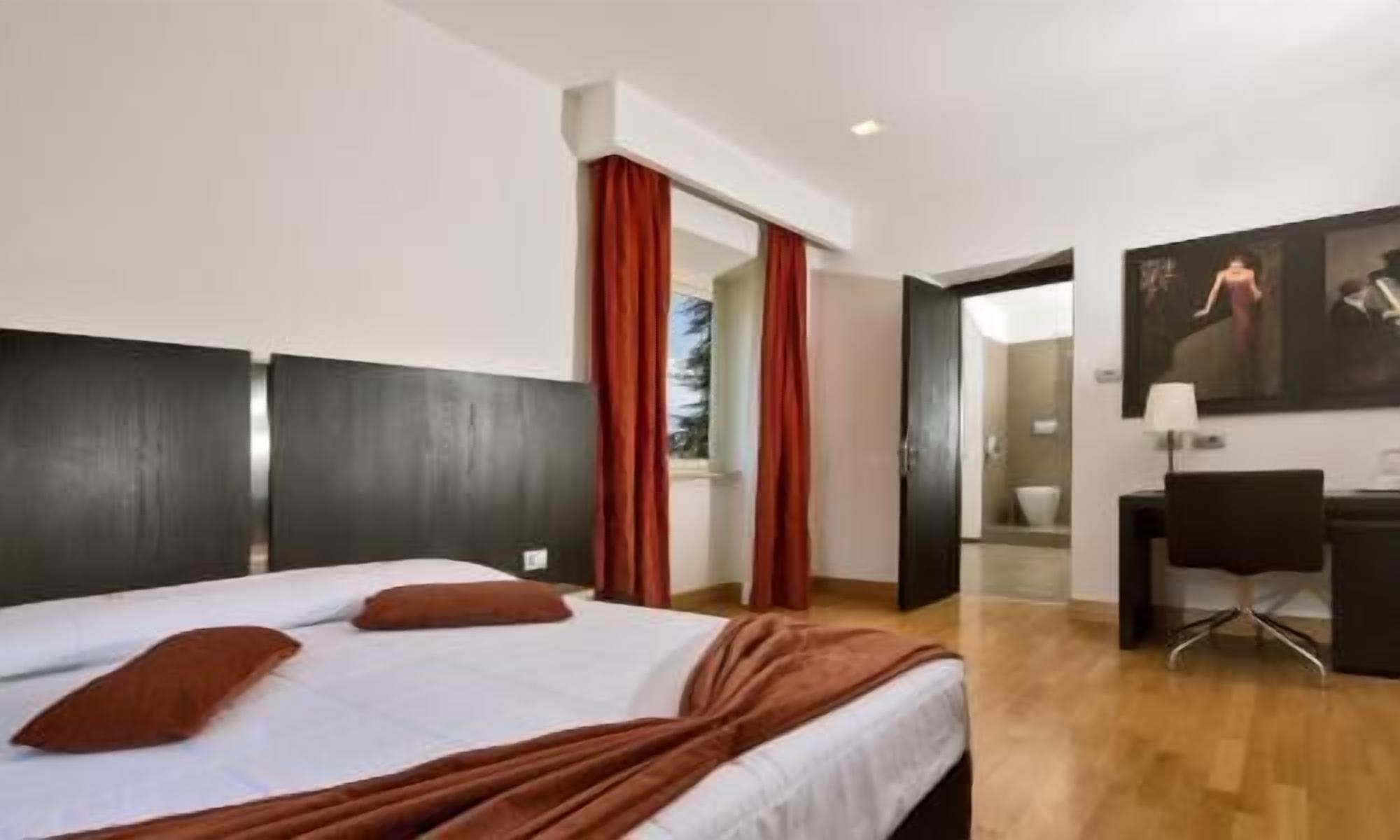 In-room safe, desk, free WiFi, bed sheets