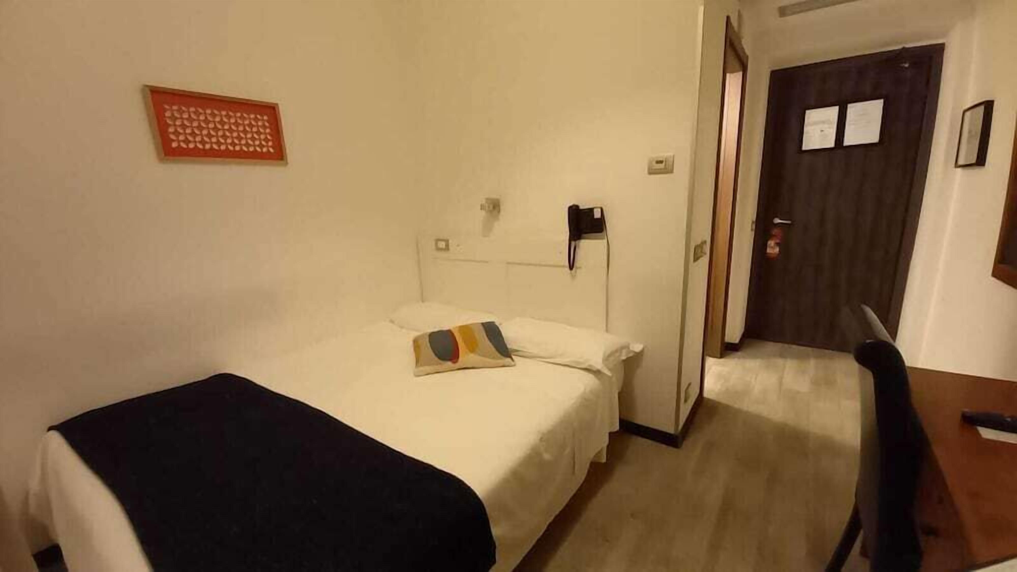 In-room safe, desk, free WiFi, bed sheets