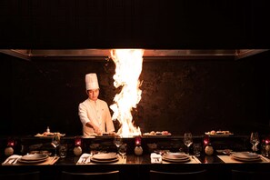 5 restaurants, breakfast served