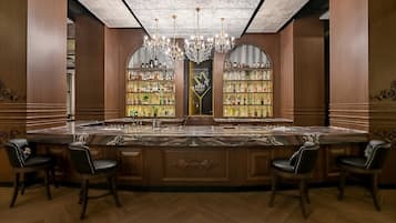 4 bar/dinlenme salonu, havuz kenarı barı