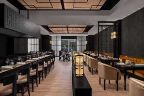 5 restaurantes: opção de café da manhã, almoço e jantar
