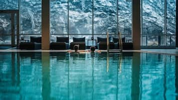 Indoor pool, pool loungers