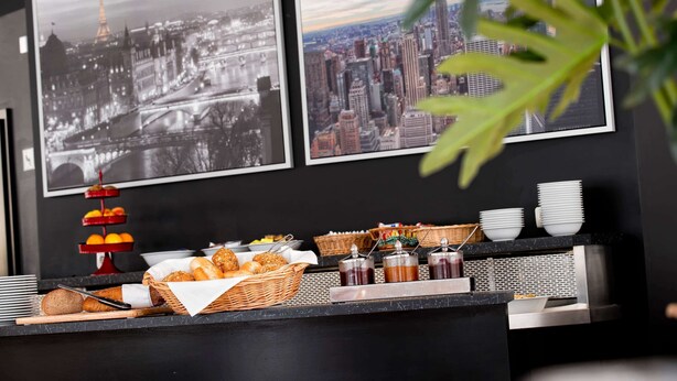 Breakfast area - Days Inn by Wyndham Dessau (Dessau-Rosslau)