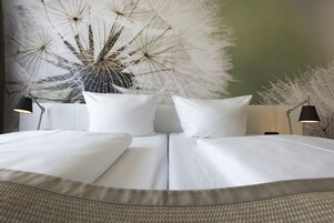 Habitación triple | Escritorio, cortinas opacas, tabla de planchar con plancha