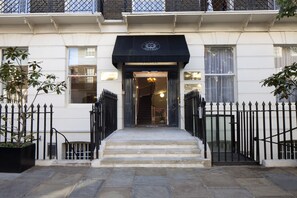 Front of property - Grange Buckingham (London)