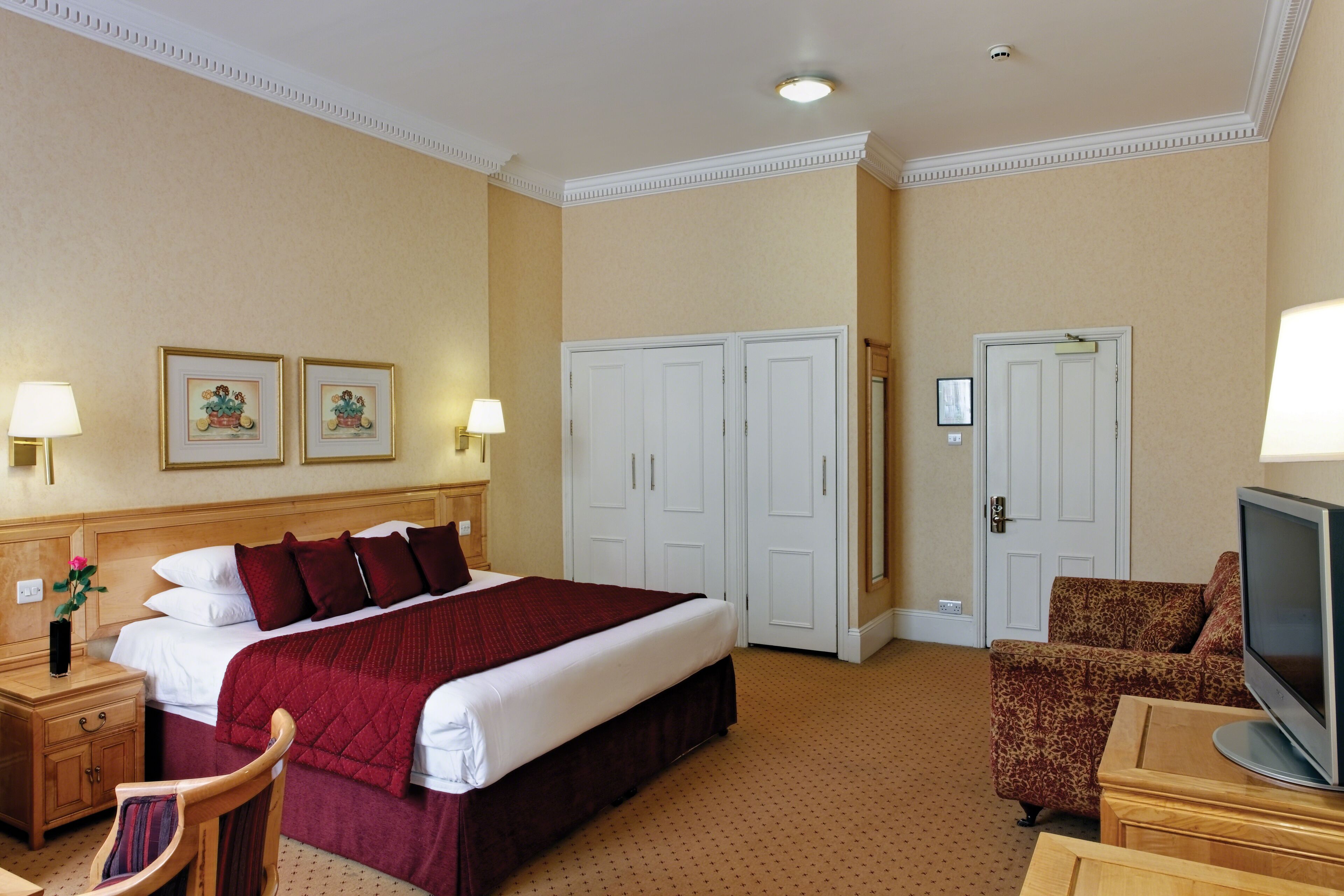 1 bedroom, premium bedding, in-room safe, desk