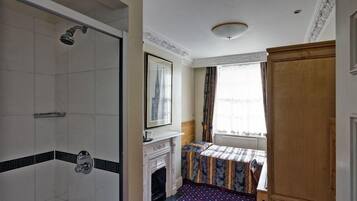 Shower, free toiletries, towels