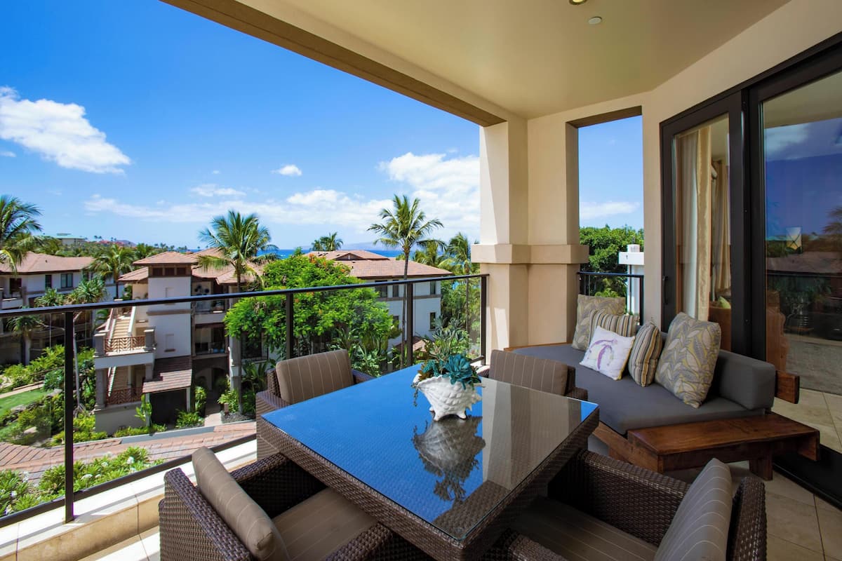 Condo, 2 Bedrooms, Garden View (211) | Front of property