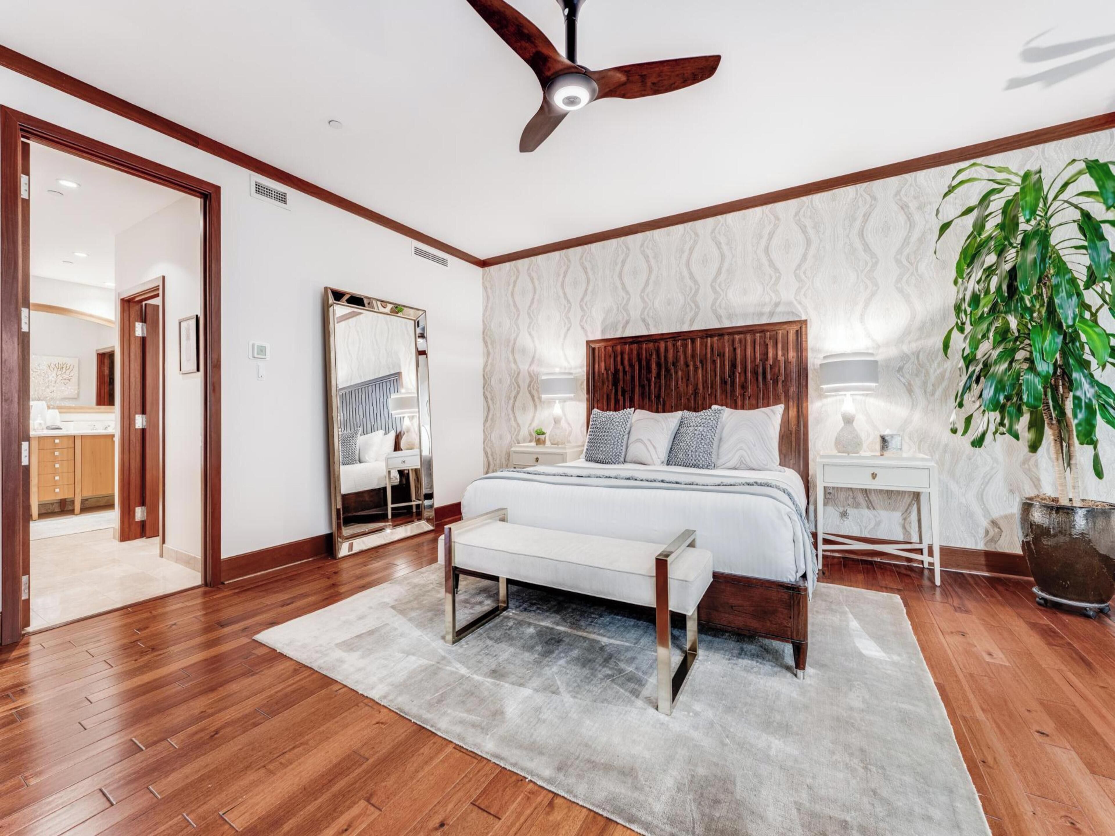 Premium bedding, in-room safe, individually decorated