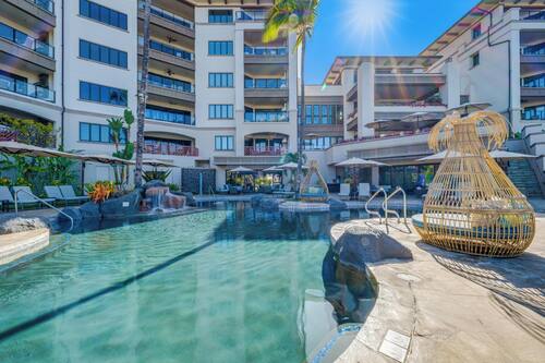 2 outdoor pools, free cabanas, pool umbrellas