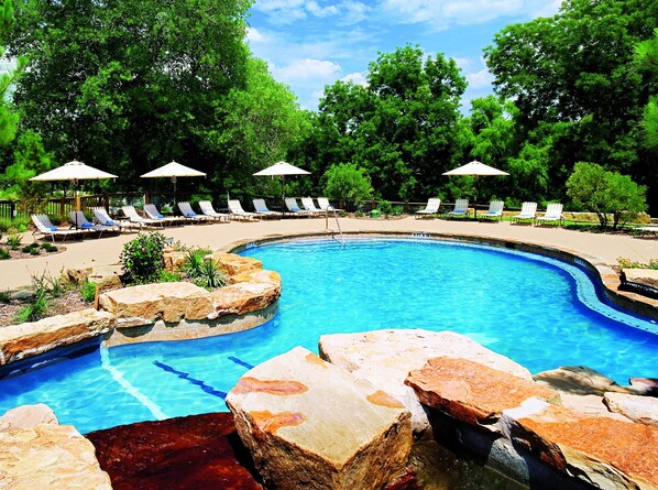 3 albercas al aire libre y camas balinesas (con cargo) 