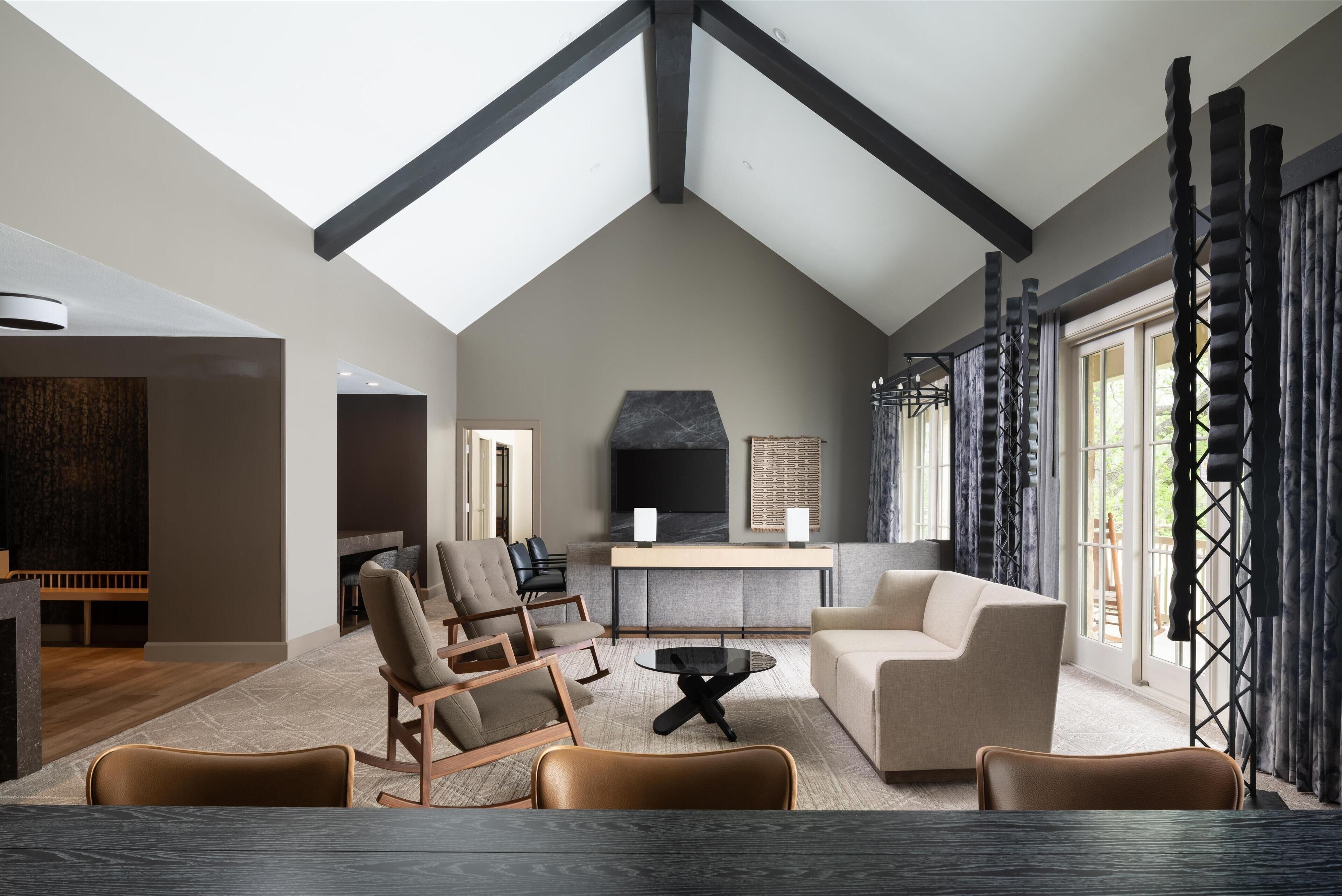 presidential suite | hypo-allergenic bedding, down duvets, pillow-top beds, in-room safe