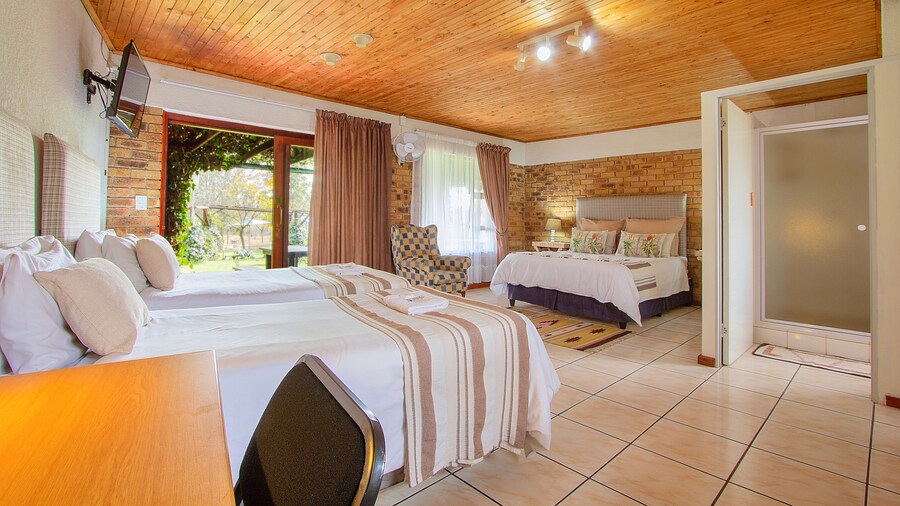 Airport Bird & Game Lodge