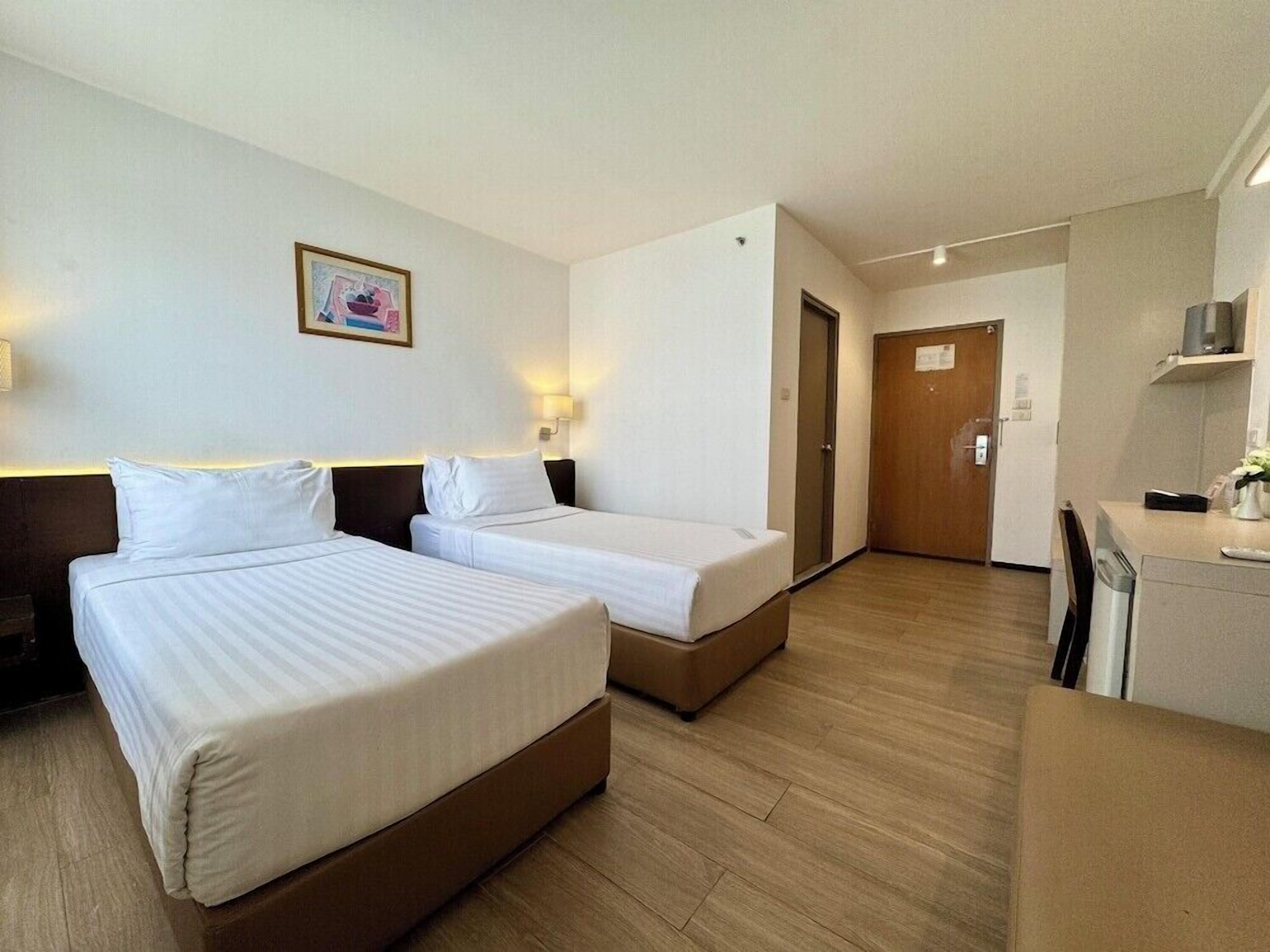 Minibar, in-room safe, desk, free WiFi