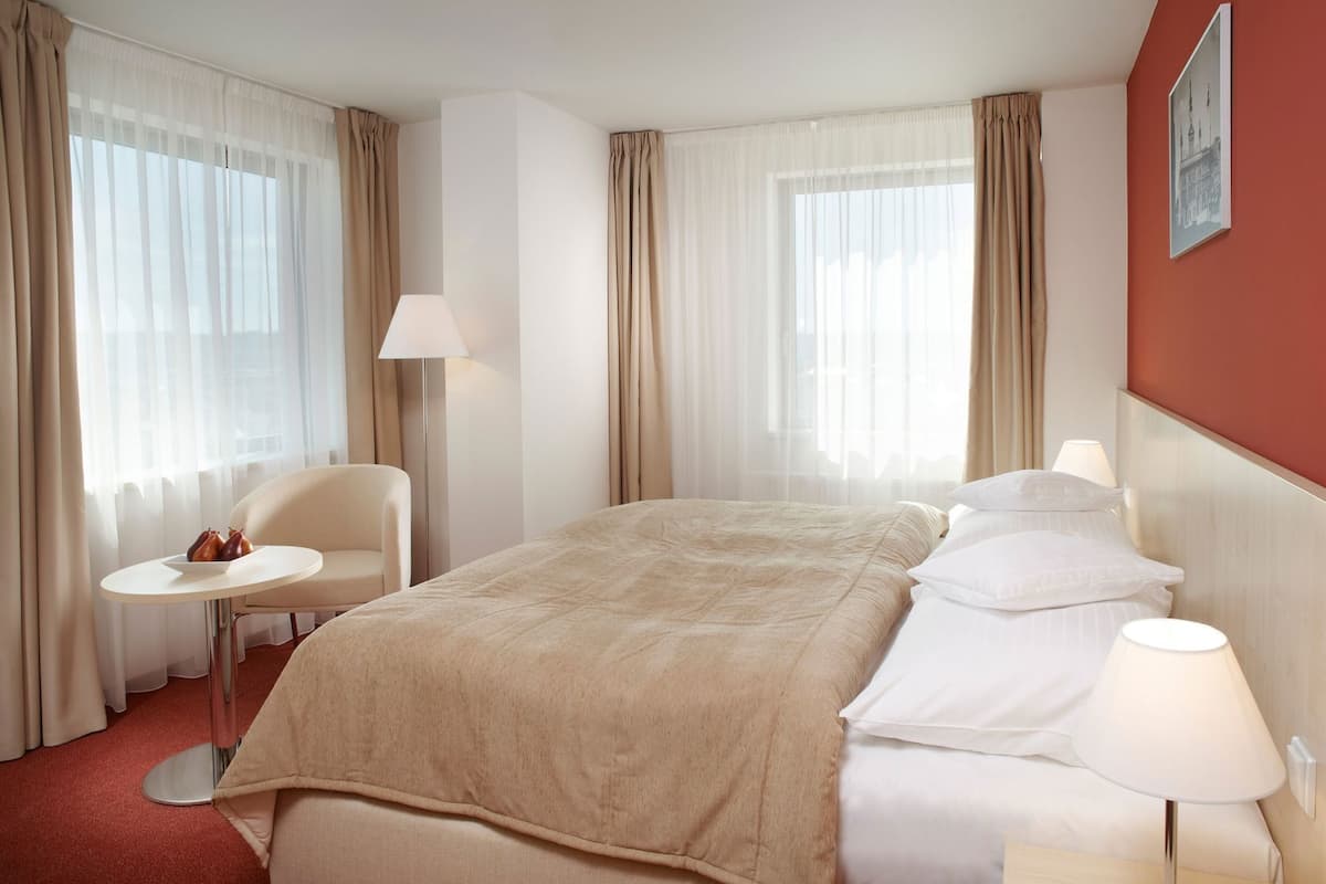 In-room safe, desk, laptop workspace, blackout curtains