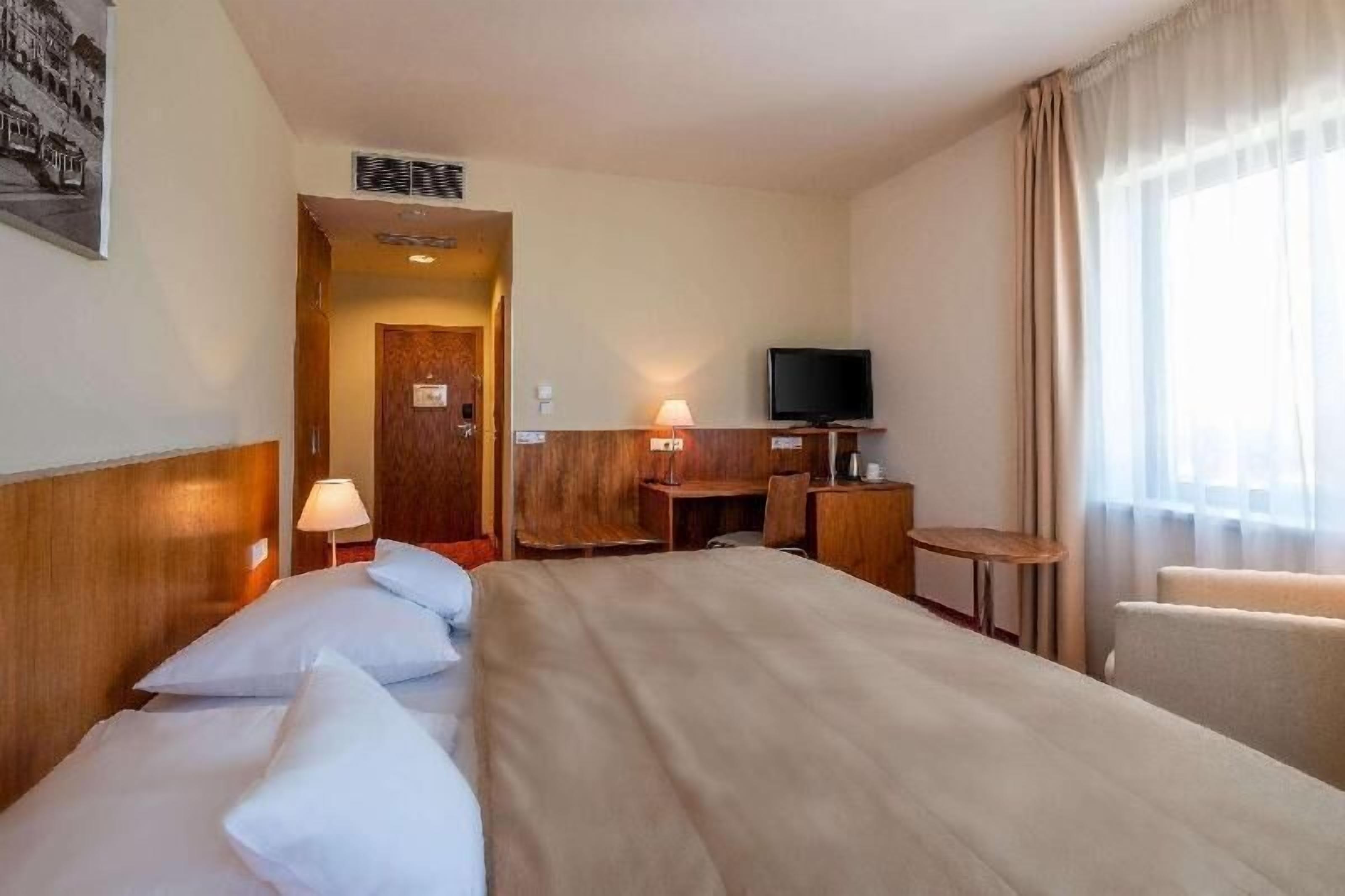 In-room safe, desk, laptop workspace, blackout curtains