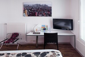 In-room business centre - ibis Styles Strasbourg Centre Gare (Strasbourg)