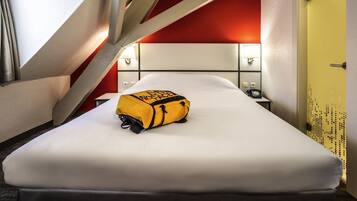Standard Room, Multiple Beds | Minibar, in-room safe, desk, laptop workspace
