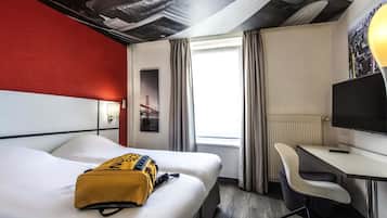 Minibar, in-room safe, desk, laptop workspace