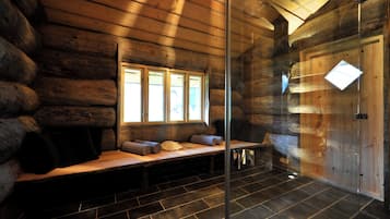 Couples treatment room(s), sauna, hot tub, Turkish bath/hammam