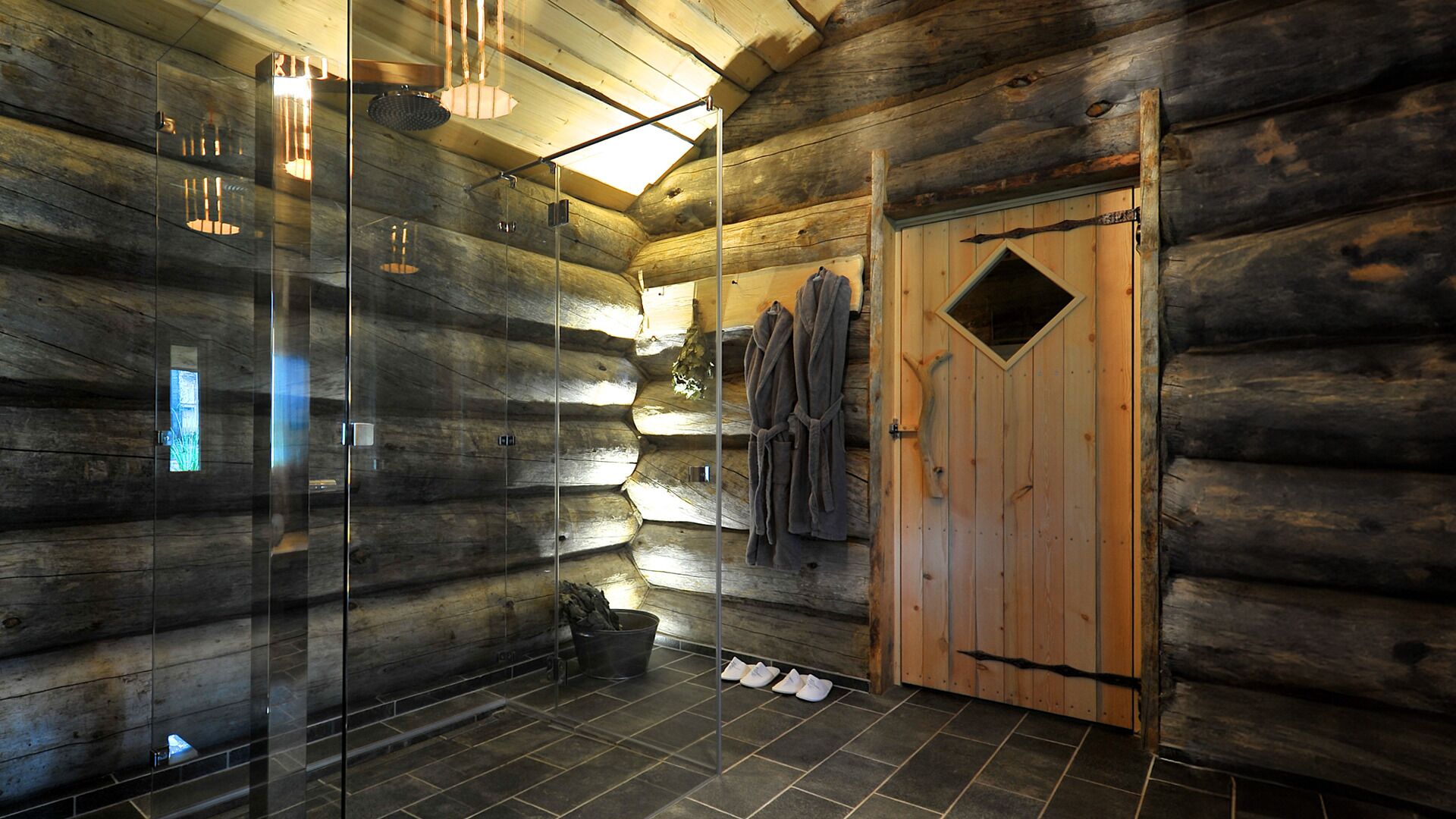 Espace de soins pour les couples, sauna, bain à remous, hammam