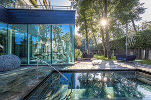 2 piscinas techadas, una piscina al aire libre de temporada
