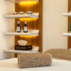 Couples treatment room(s), sauna, hot tub, Turkish bath/hammam