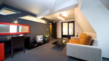 Apartment, Stadtblick | Wohnbereich | Fernseher, DVD-Player