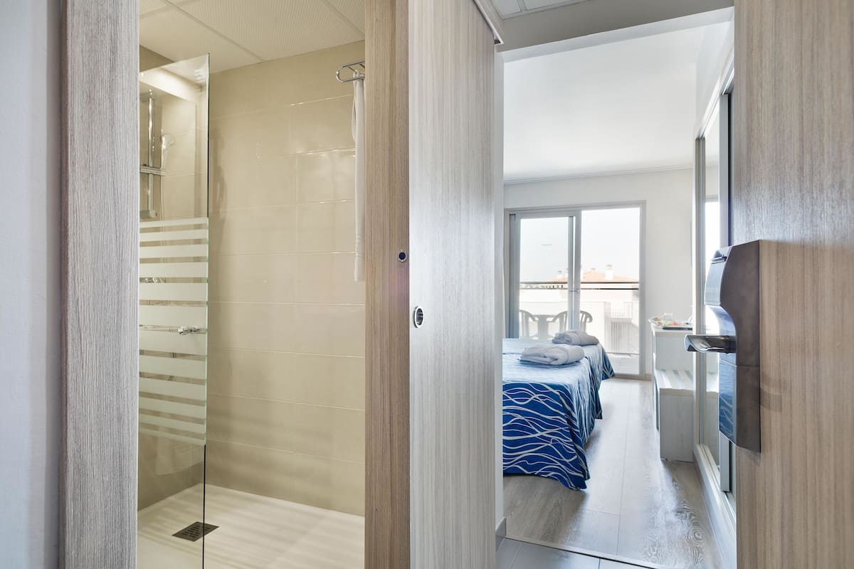 Caja de seguridad en la habitación, escritorio y wifi gratis